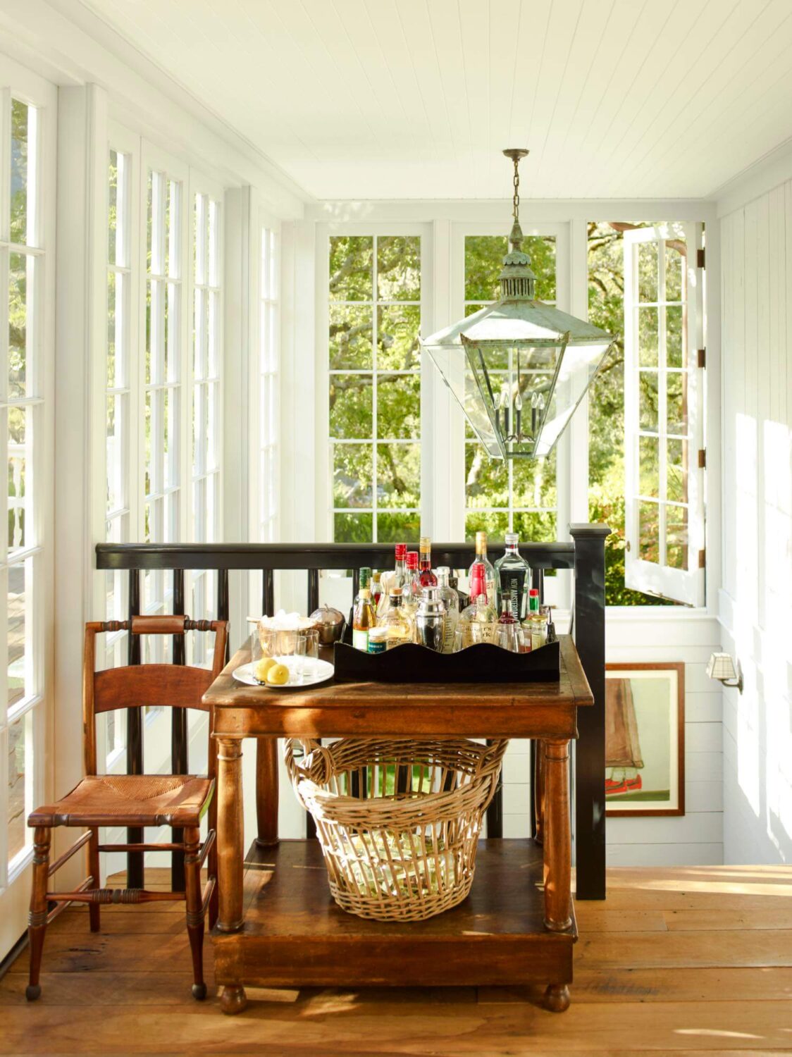 English Cottage Meets California Cool in a Mill Valley Home 26 landing-bar-cart-mill-valley-home-nordroom