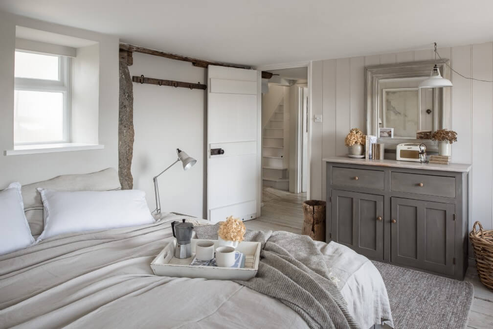 A Beautiful Seaside Cottage in Cornwall 11 light-gray-cottage-bedroom-nordroom