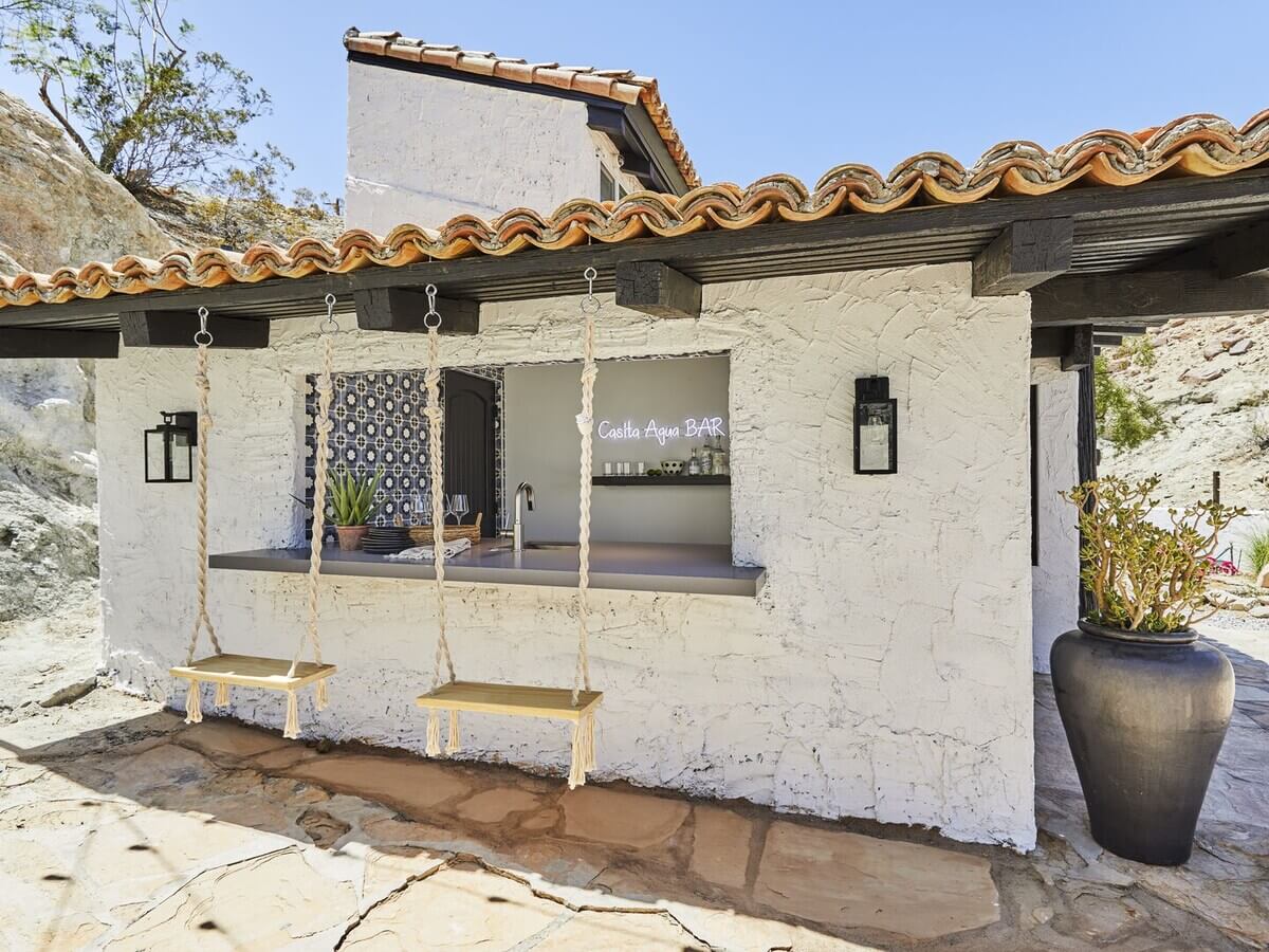 Queer Eye's Bobby Berk Designed An Airbnb Villa in California 24 outdoor-kitchen-airbnb-home-bobby-berk-nordroom