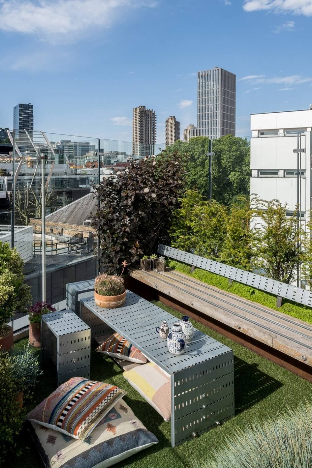 A Spectacular Modern Black Loft in London 25 roof-terrace-green-london-loft-nordroom