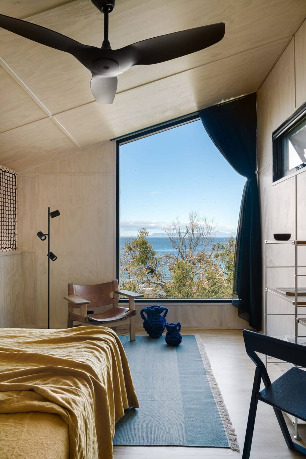 A Small Modern Seaside Retreat in Australia 12 seaside-view-loft-bedroom-airbnb-australia-nordroom