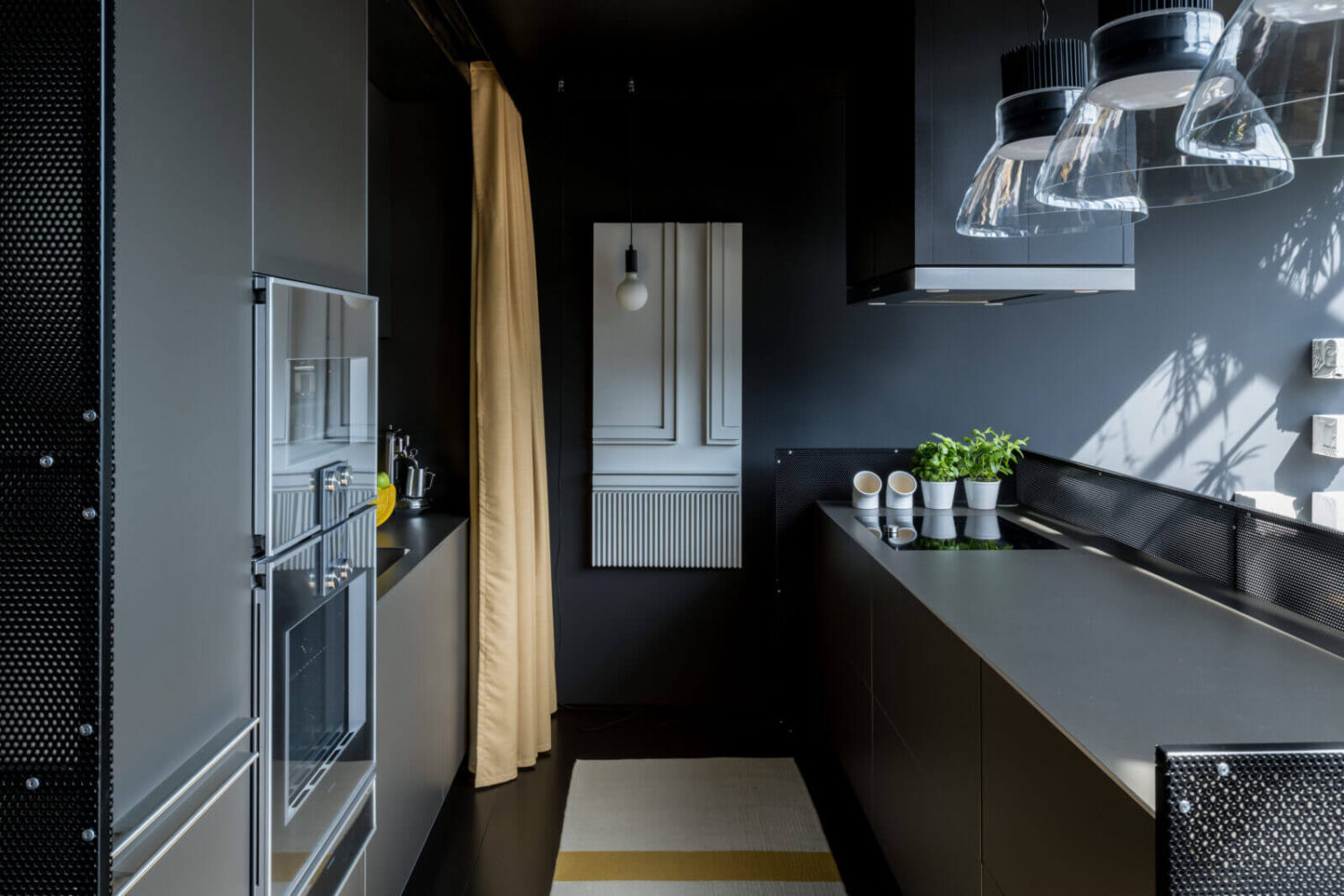 A Spectacular Modern Black Loft in London 8 sleek-black-kitchen-modern-loft-london-nordroom