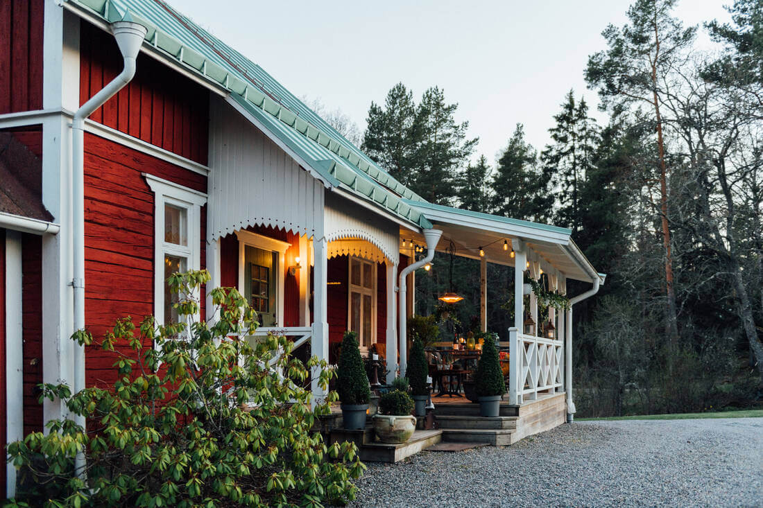 A Vintage Bohemian Country House in Sweden 16 swedish-home-veranda-nordroom
