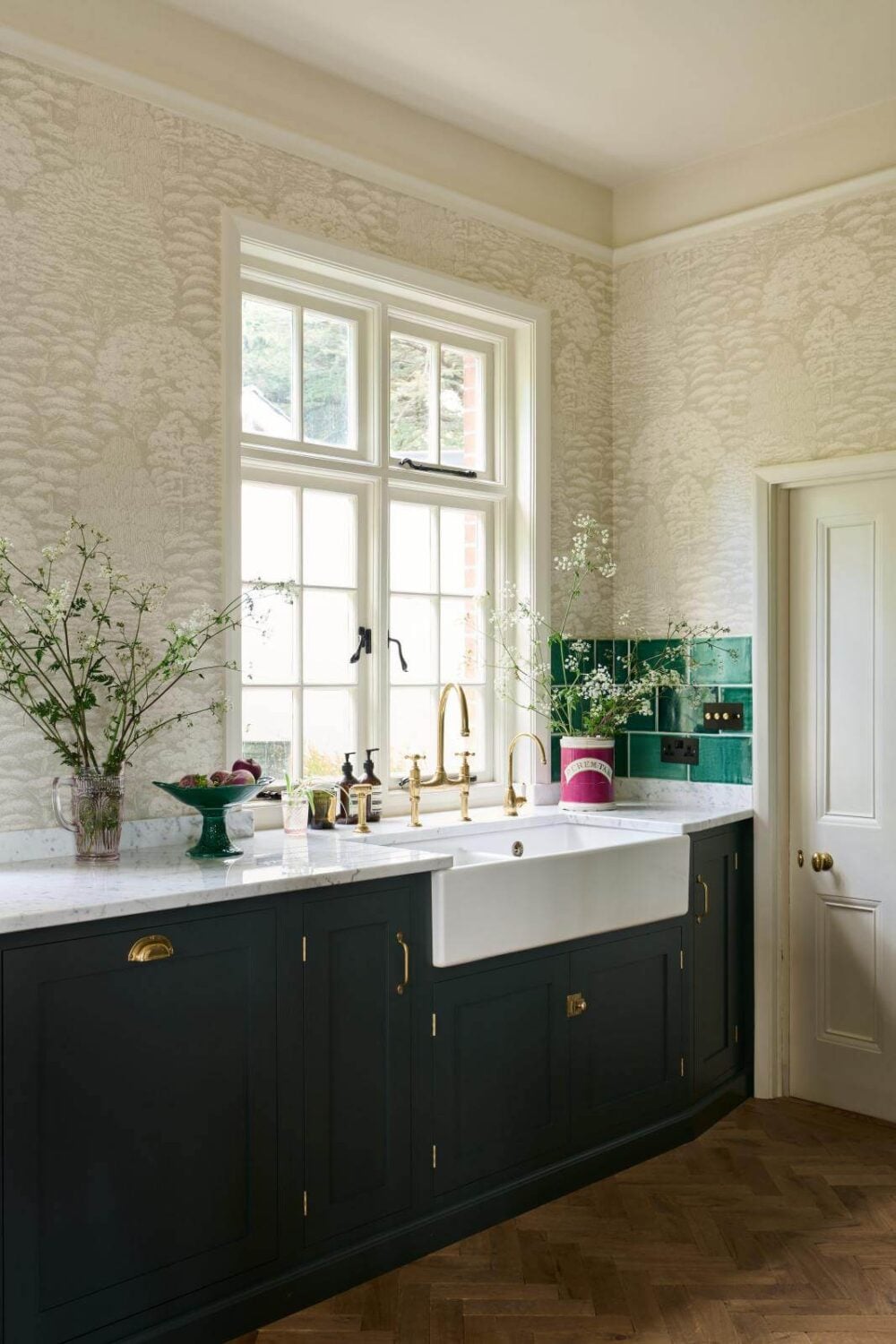 Zoe Ball's Dark Green deVOL Shaker Kitchen 8 dark-green-kitchen-cloud-wallpaper-zoe-ball-nordroom