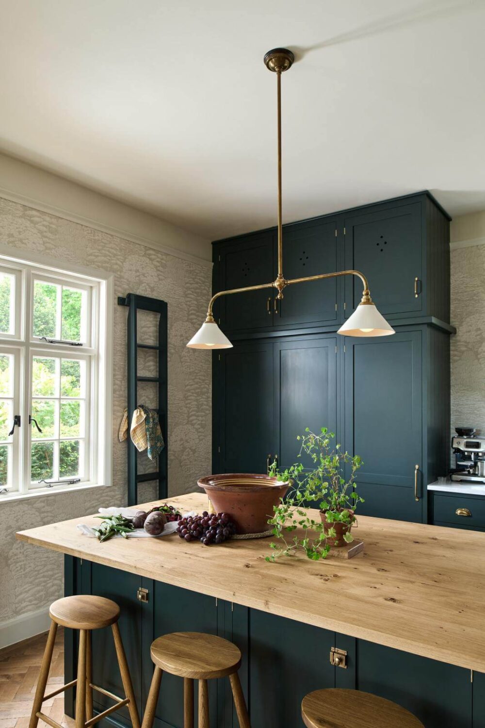 Zoe Ball's Dark Green deVOL Shaker Kitchen 2 dark-green-shaker-kitchen-island-breakfast-bar-nordroom