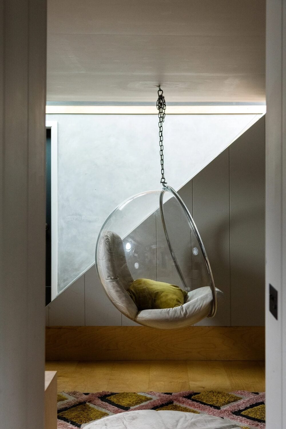 A Houseboat in London Fit For A Family 14 houseboat-london-family-home-hanging-chair-nordroom
