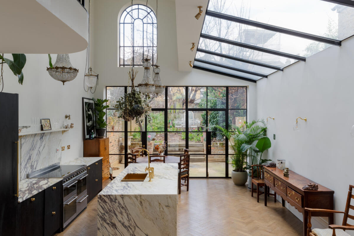 A Georgian Home with Floral Vintage-Style Bathroom 2 kitchen-marble-island-skylight-crittall-doors-nordroom
