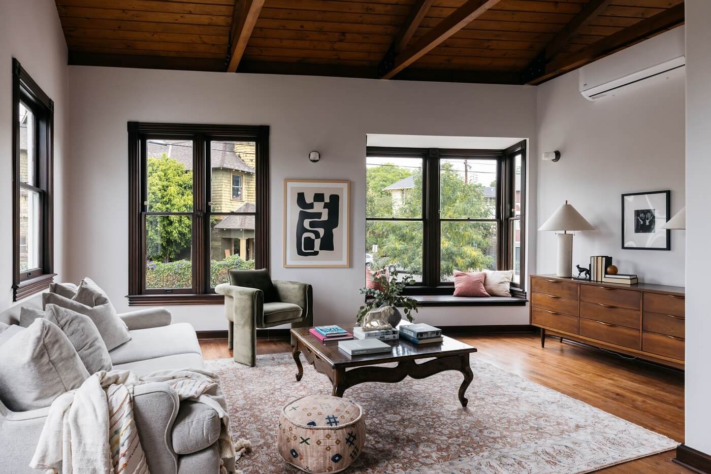 A Carefully Restored Victorian House in Los Angeles 22 living-room-guest-house-los-angeles-nordroom