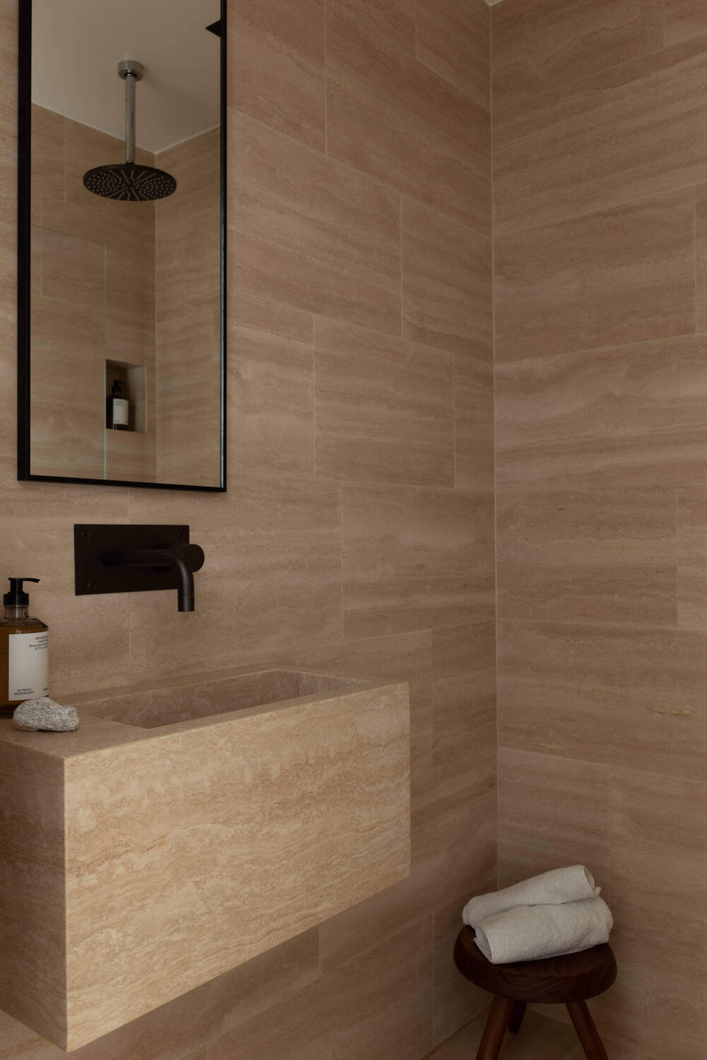 Japandi Interior Design in a Small Nordic Home 15 minimalistic-bathroom-black-taps-nordroom