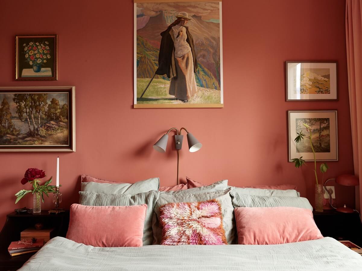 Midcentury Furniture in a Pink and Green Home 17 pink bedroom art colorful home Midcentury Furniture in a Pink and Green Home
