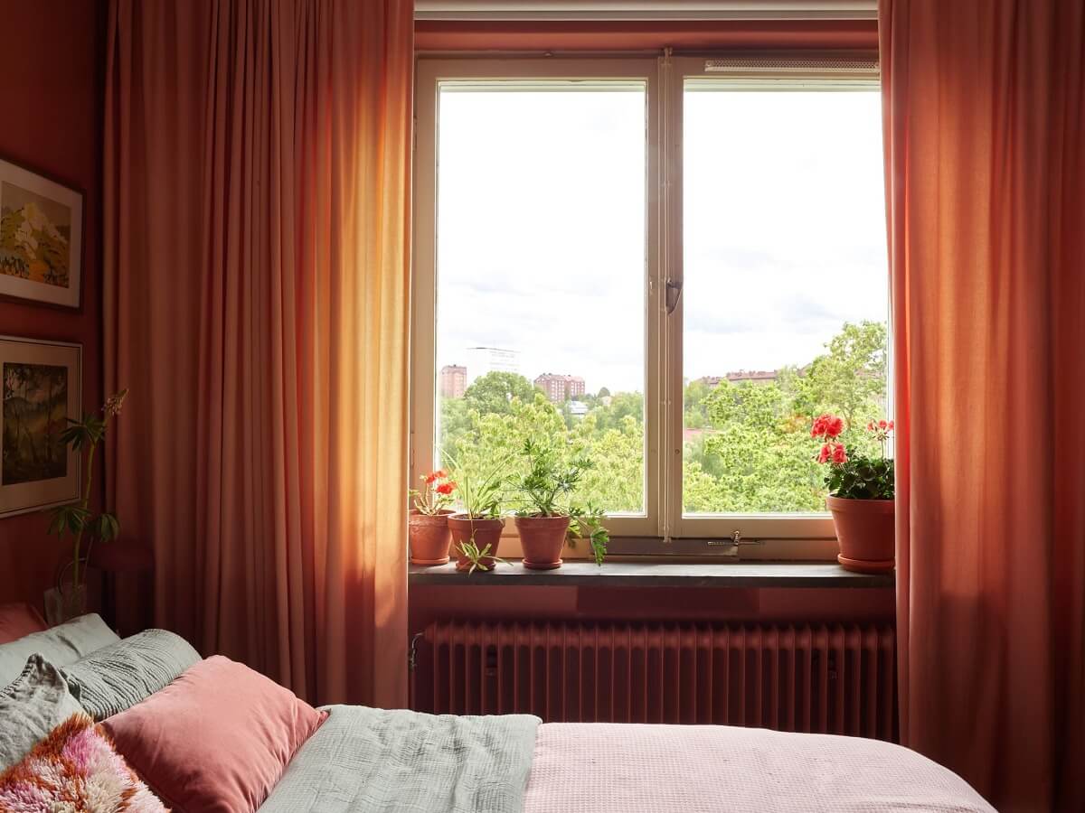 Midcentury Furniture in a Pink and Green Home 19 pink master bedroom nordroom Midcentury Furniture in a Pink and Green Home