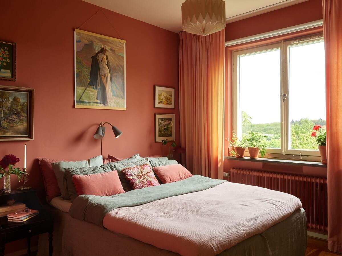 Midcentury Furniture in a Pink and Green Home 16 pinkbedroom vintage art Midcentury Furniture in a Pink and Green Home