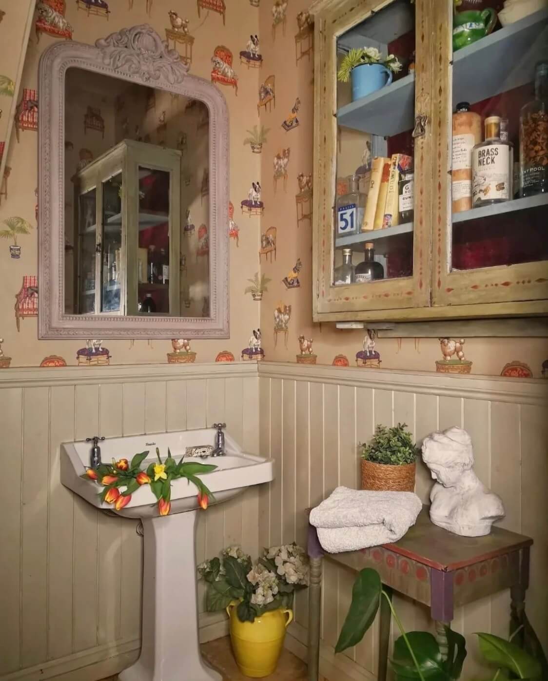 Imrich Lodge: A Cozy Self-Built Log House in the Scottish Highlands 10 powder-room-dog-wallpaper-vintage-medicine-cabinet-nordroon