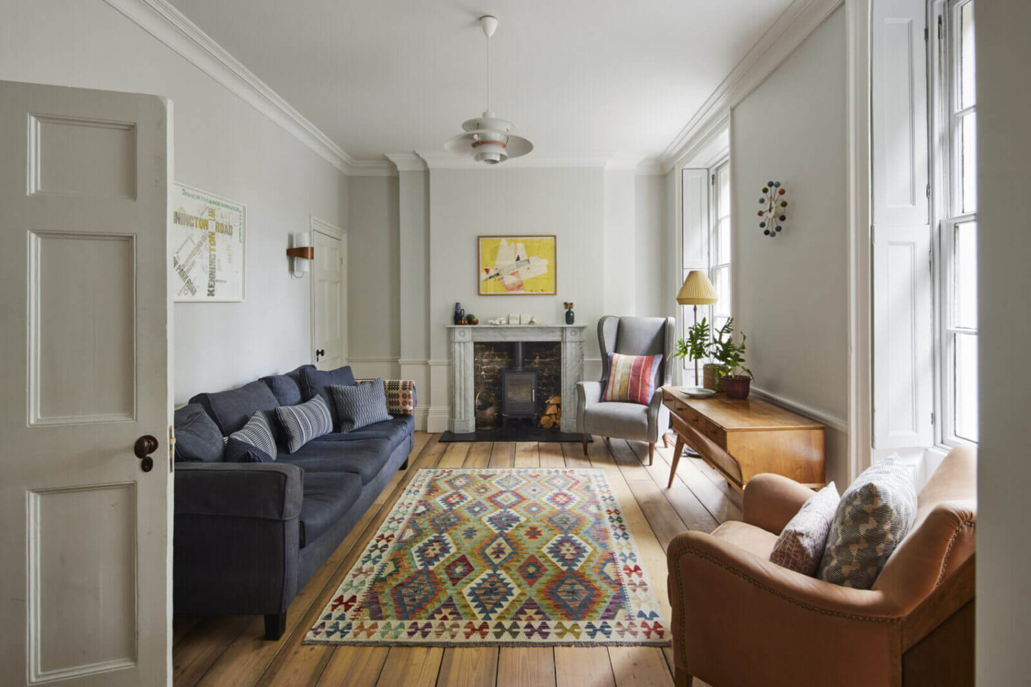 This Georgian Home in London Uses Blue as Accent Color 6 sitting-room-firplace-wooden-floor-london-home-nordroom