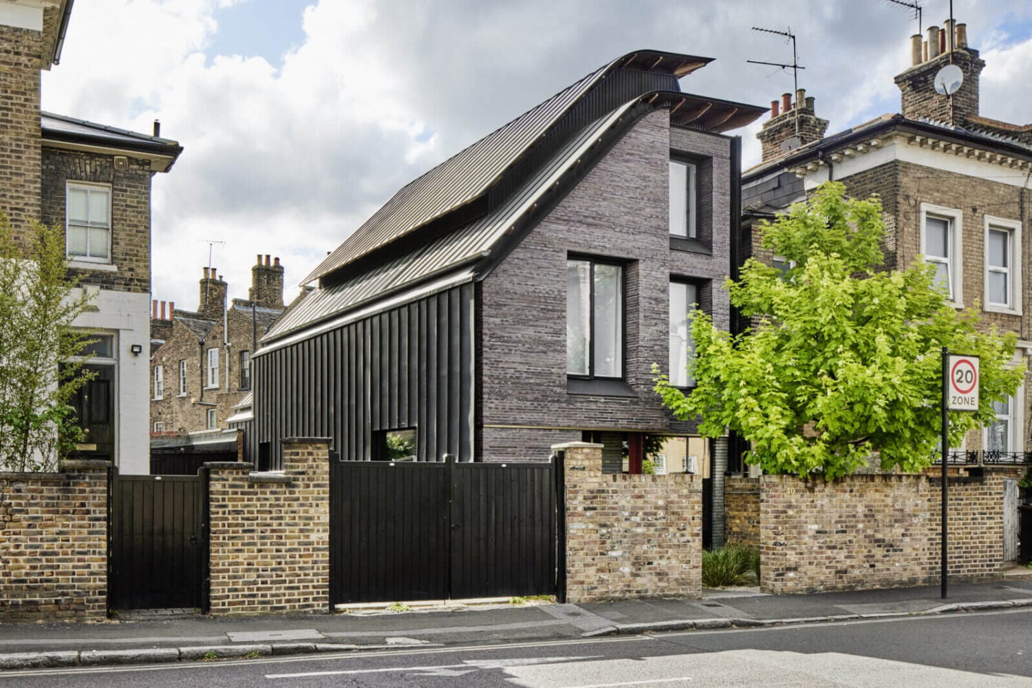 The Makers House: A Modern Achitectural Home in London 23 the-makers-house-asymmetrical-architecture-nordroom