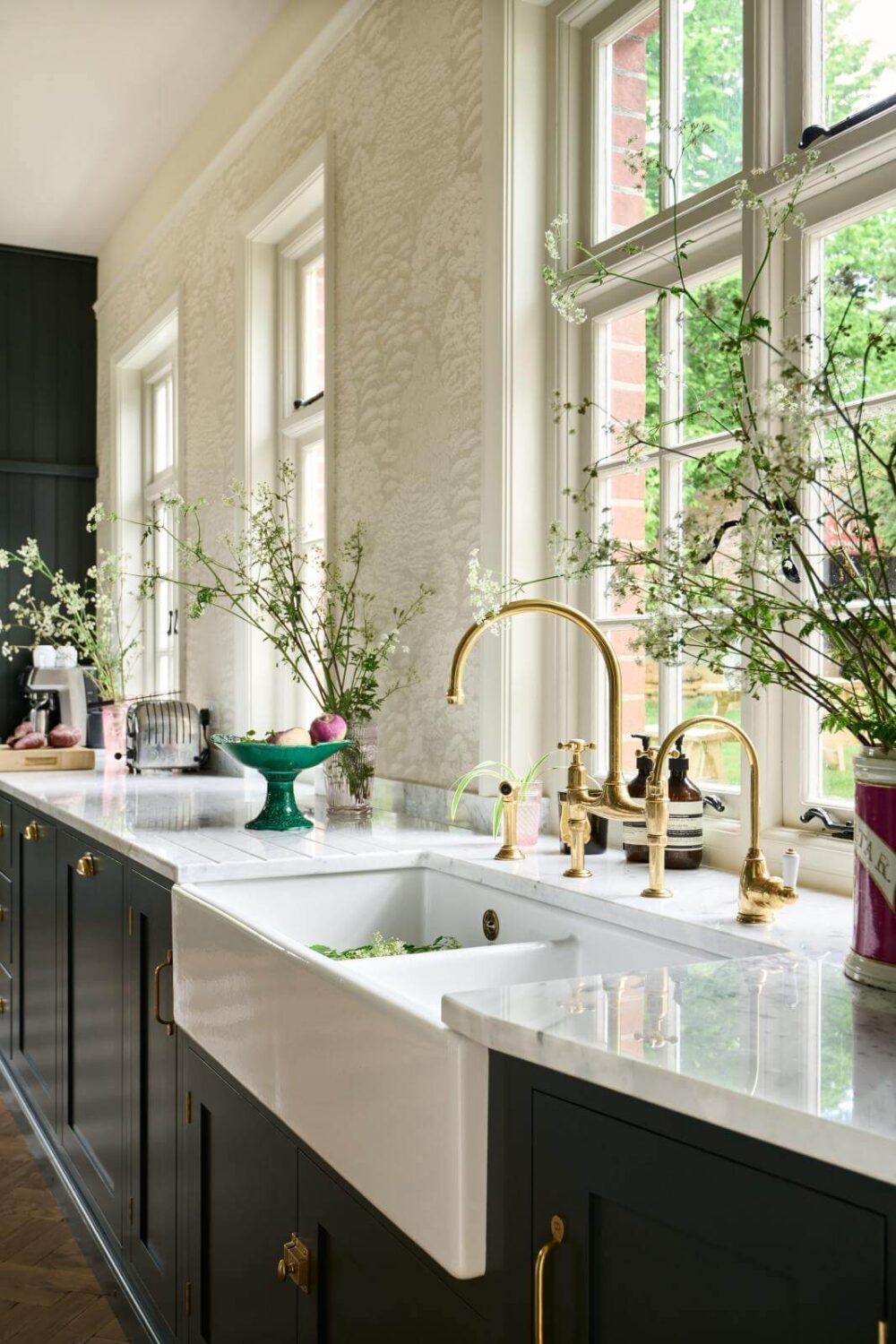 Zoe Ball's Dark Green deVOL Shaker Kitchen 6 zoe-ball-dark-green-kitchen-marble-worktop-nordroom