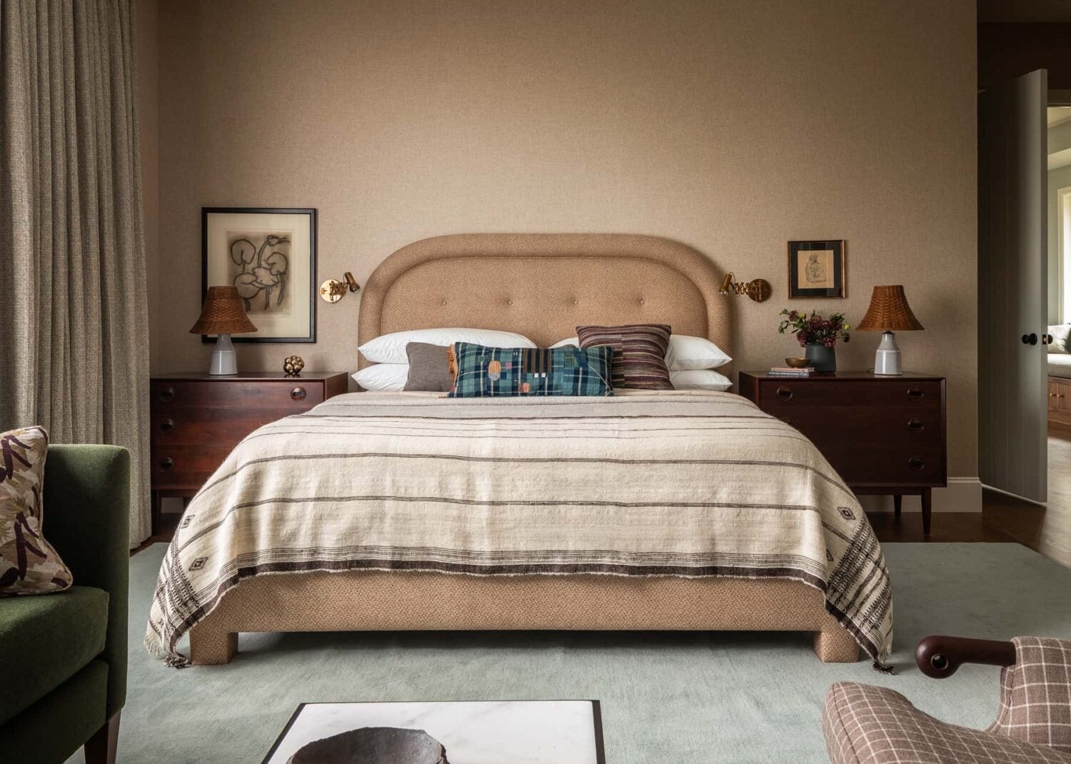 A Warm Family Home on Fox Island 20 Heidi-Caillier-Design-interior-designer-home-decor-primary-bedroom-modern-traditional-wallpaper-bespoke-bed