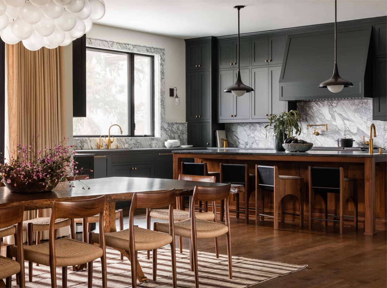 A Warm Family Home on Fox Island 2 Heidi-Caillier-Design-luxury-interior-designer-dark-moody-kitchen-dining-room