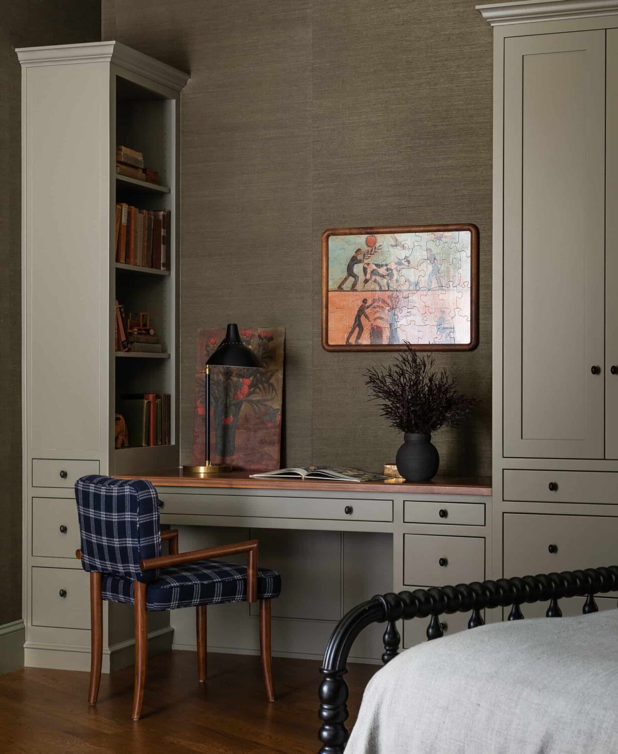 A Warm Family Home on Fox Island 25 Heidi-Caillier-Design-luxury-interior-designer-green-grasscloth-bespoke-built-ins