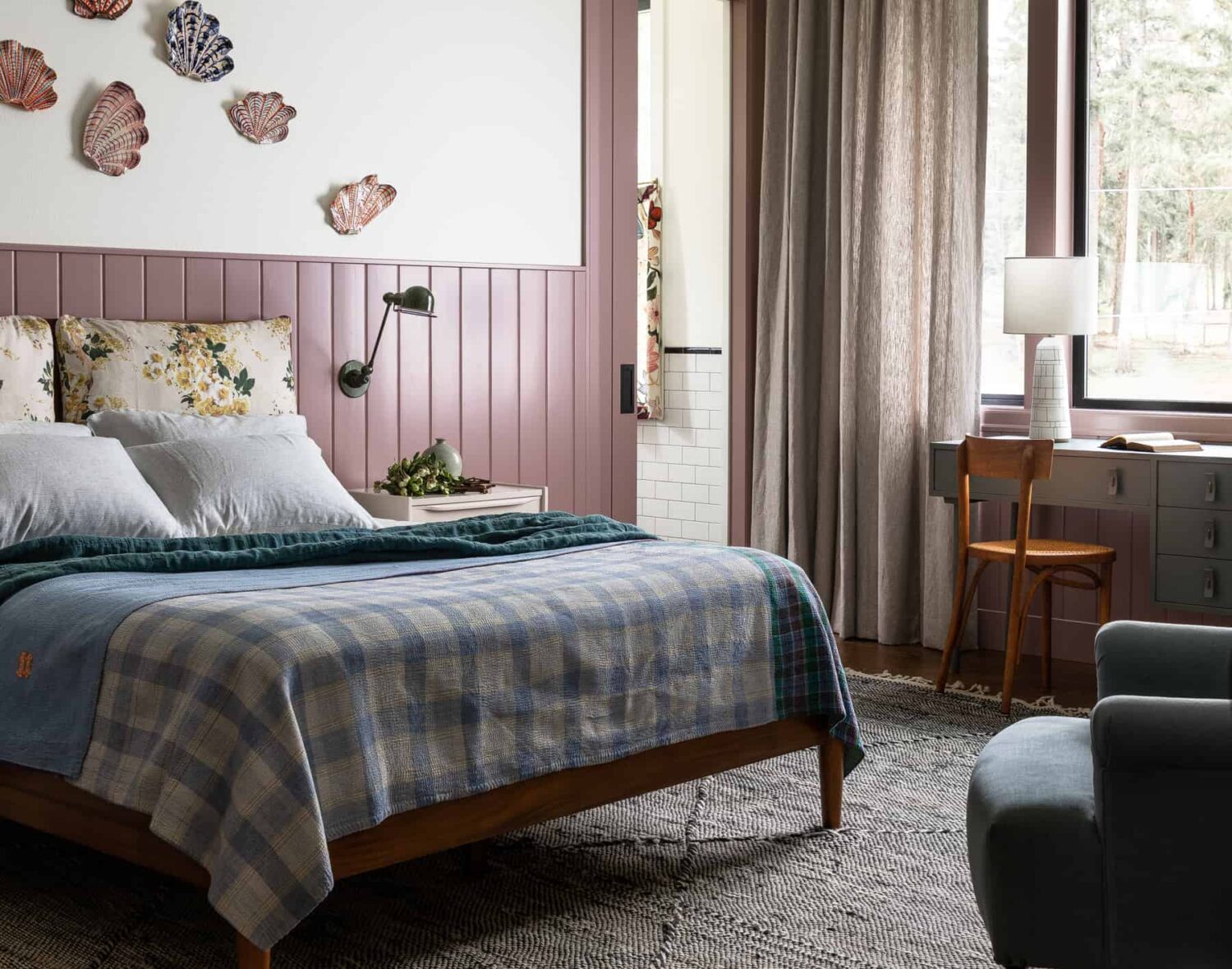 A Warm Family Home on Fox Island 30 Heidi-Caillier-Design-luxury-interior-designer-kids-bedroom-ceramic-shells