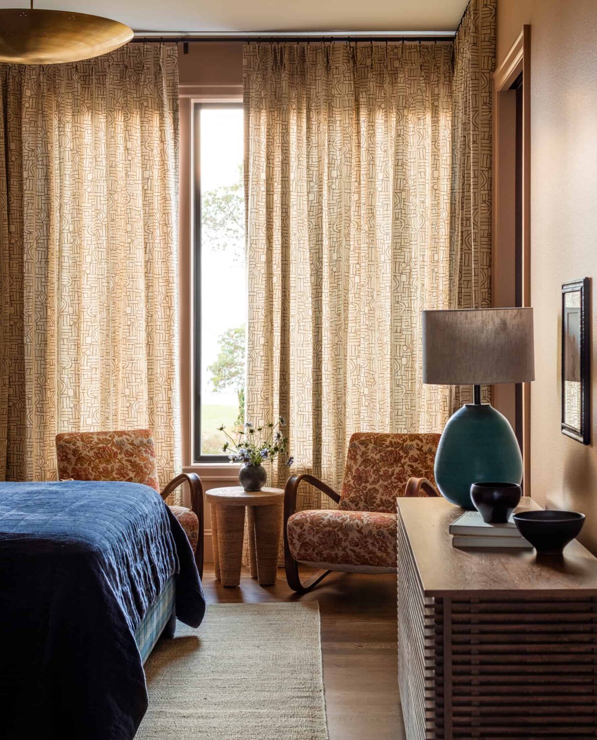 A Warm Family Home on Fox Island 28 Heidi-Caillier-Design-luxury-interior-designer-printed-drapes-vintage-chairs