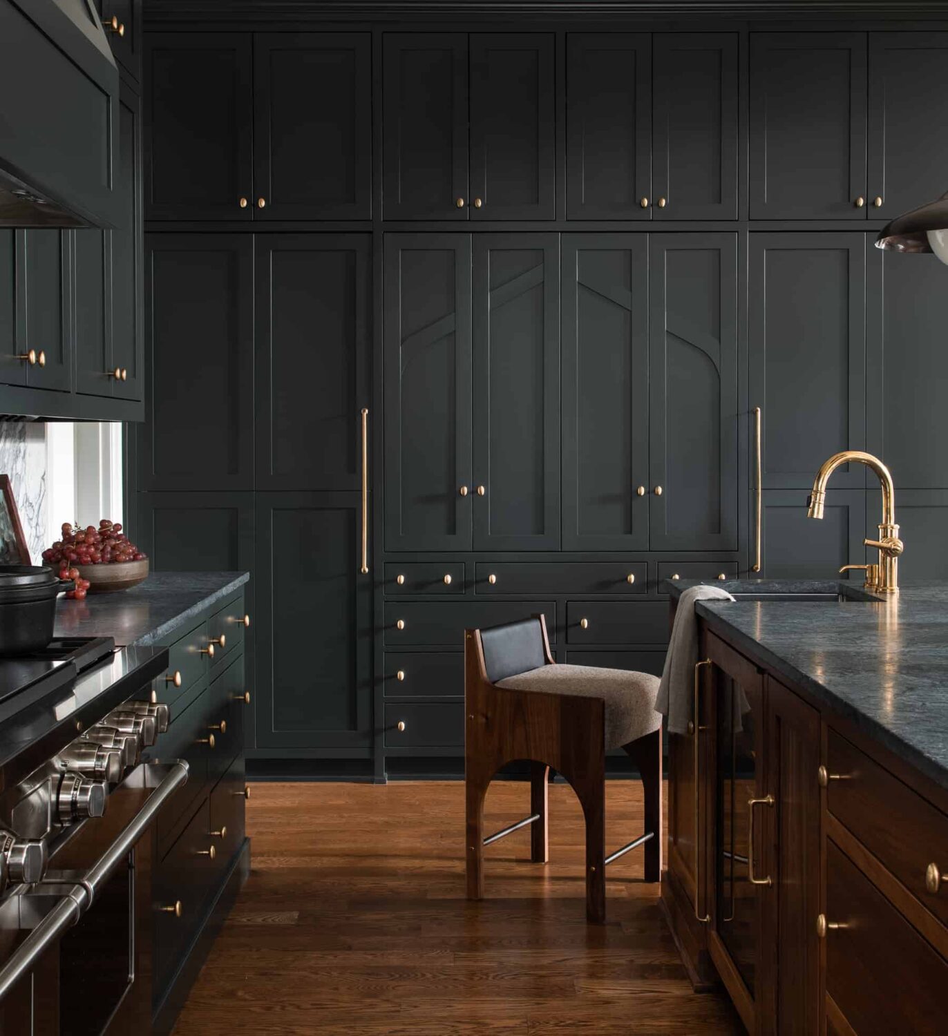 A Warm Family Home on Fox Island 4 Heidi-Caillier-design-luxury-interior-designer-dark-moody-kitchen