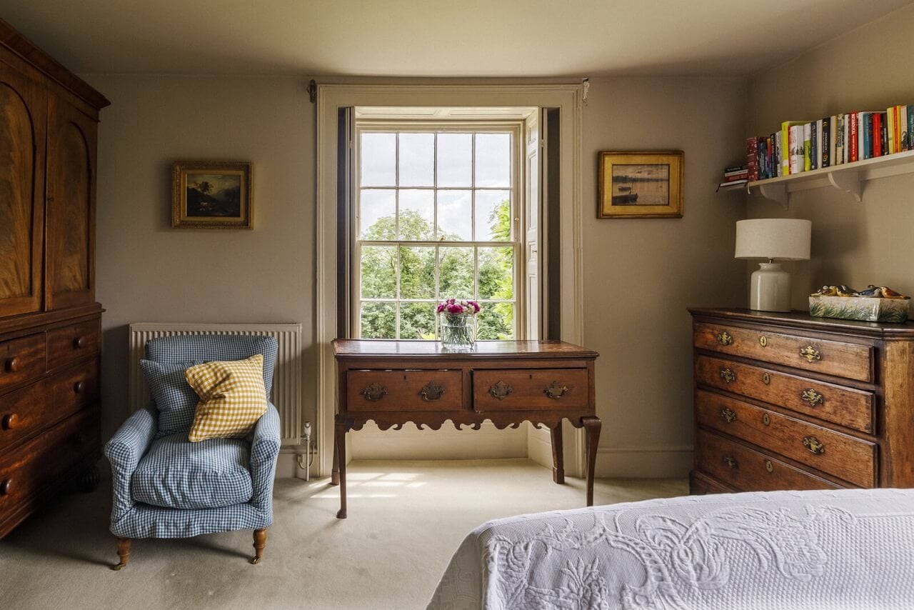 A Cozy Restored Country House in England 26 antique-furniture-bedroom-nordroom