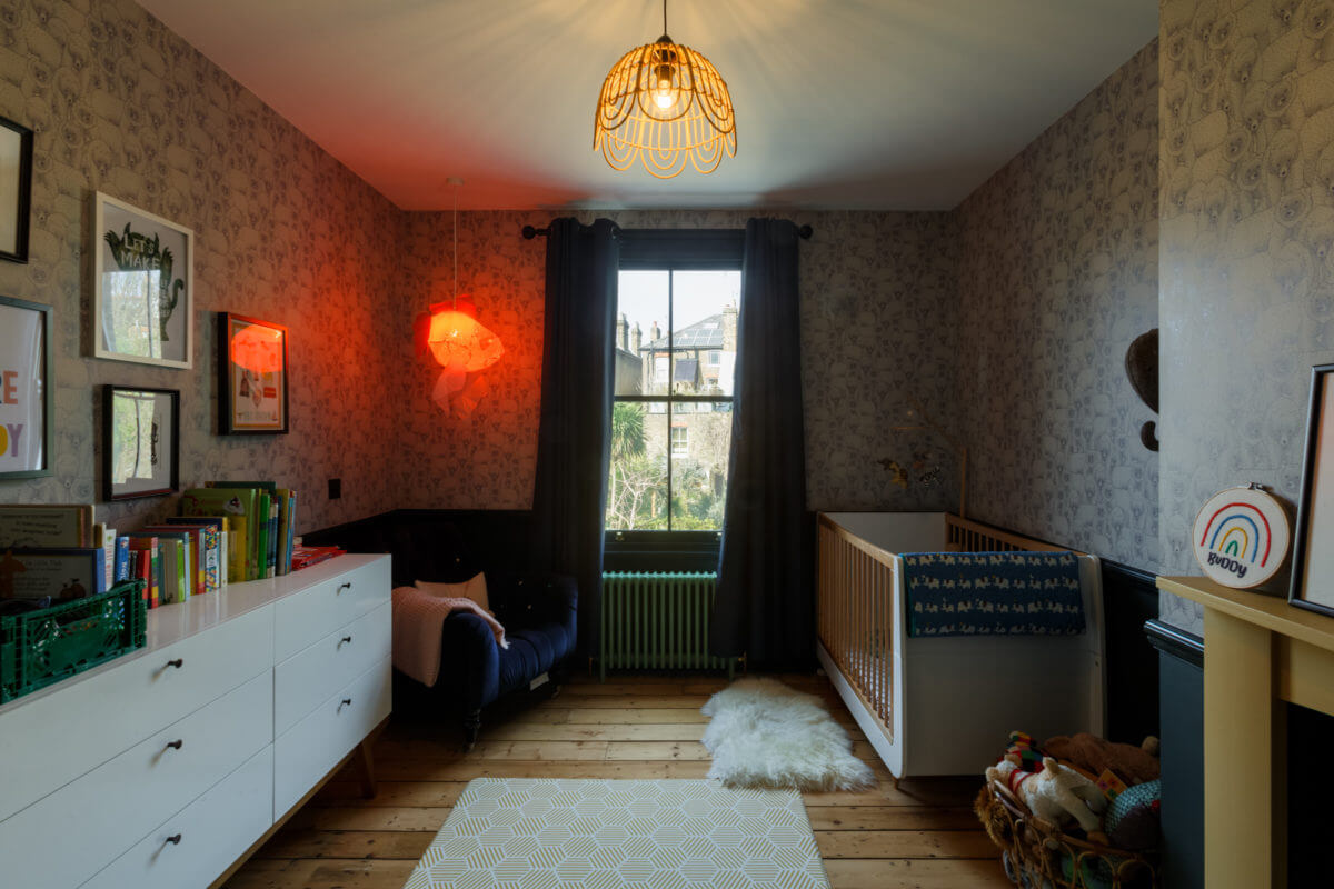 A Combination of Styles and Color in a London Townhouse 25 baby-room-wallpaper-london-townhouse-nordroom