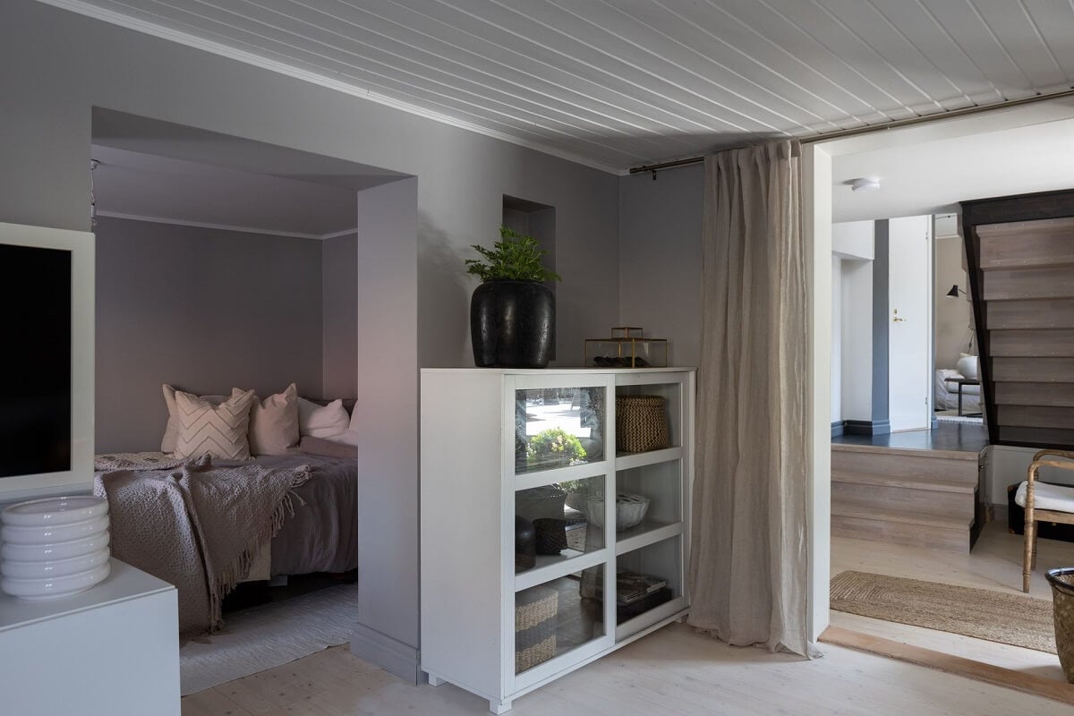 A Monochrome Nordic Home with Cozy Courtyard 18 basement-snug-bedroom-nordic-home-nordroom