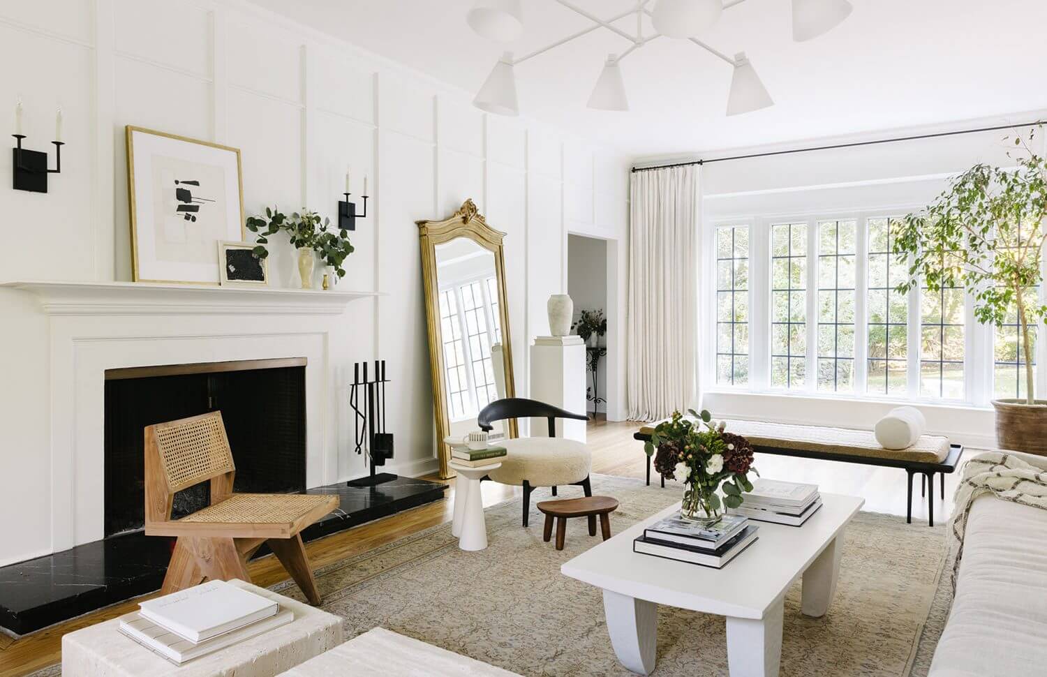 The Best Classic Paint Colors For A Timeless Living Room 1 benjamin moore simply white classic paint colors living room nordroom The Best Classic Paint Colors For A Timeless Living Room