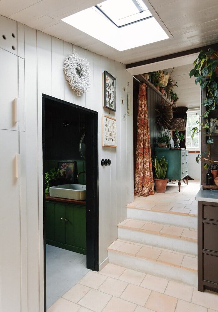 Spinks Nest: A Small Vintage Cottage in England 6 cozy-vintage-english-cottage-nordroom