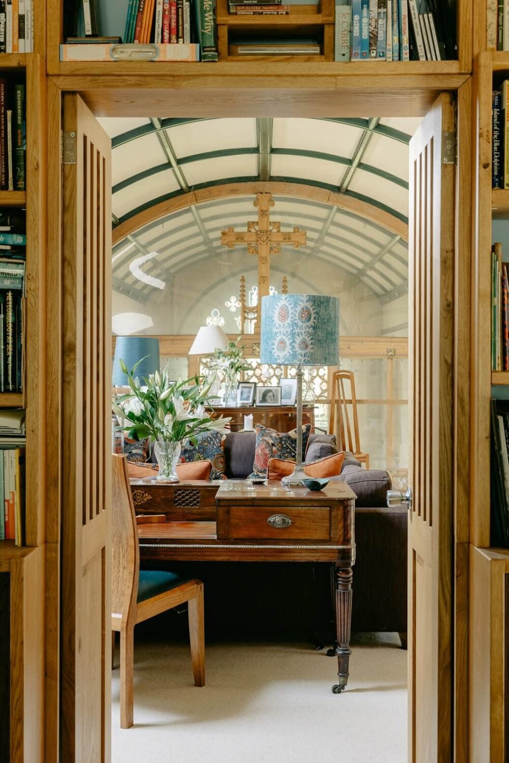 A Warm Church Conversion in England 5 desk-home-office-church-conversion-england-nordroom