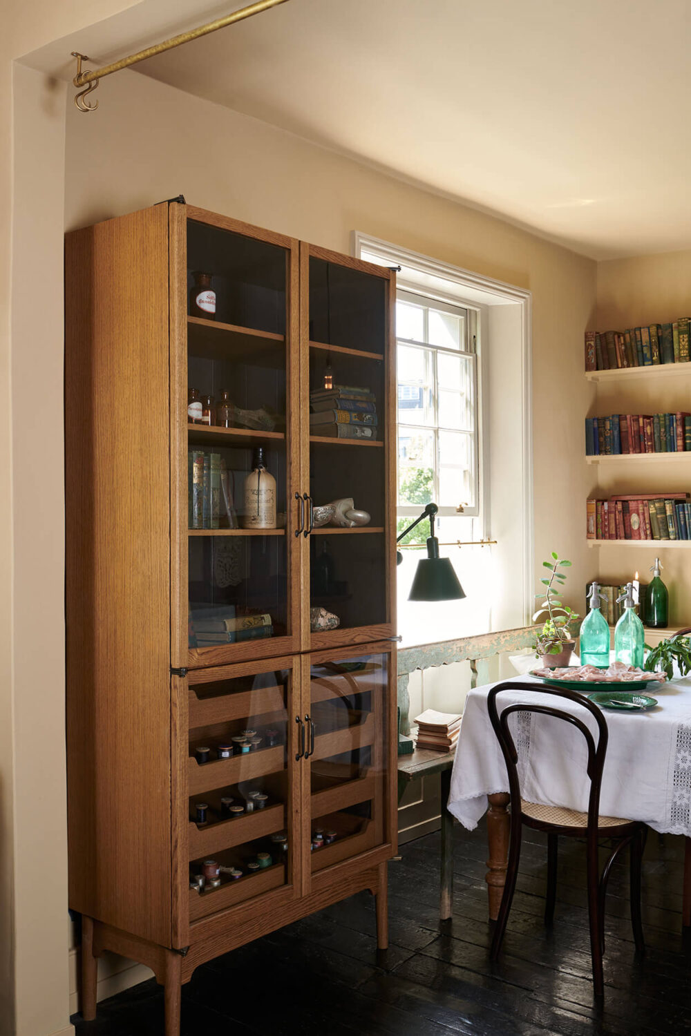 A Paint Job Transformed This deVOL Kitchen 5 devol-haberdasher-kitchen-open-shelves-nordroom