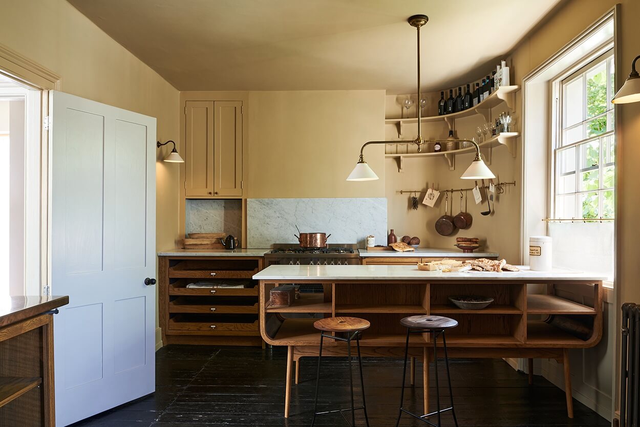 A Paint Job Transformed This deVOL Kitchen 11 devol-haberdasher-kitchen-warm-yellow-walls-ceiling-nordroom