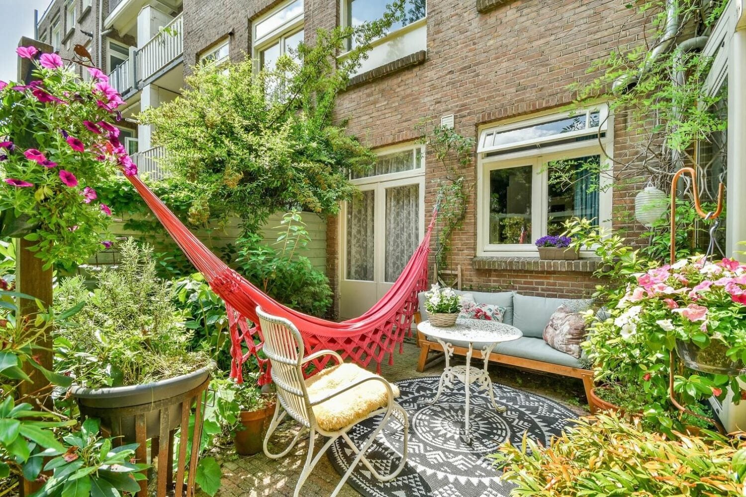 A Bright Colorful Home in Amsterdam 18 garden-hammock-colorful-home-amsterdam-nordroom