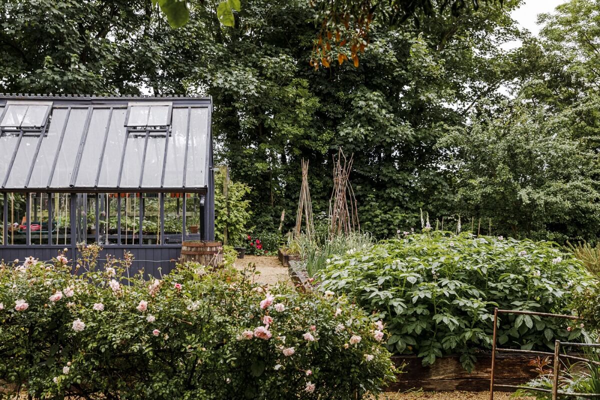 A Cozy Restored Country House in England 32 garden-house-old-vicarage-england-nordroom
