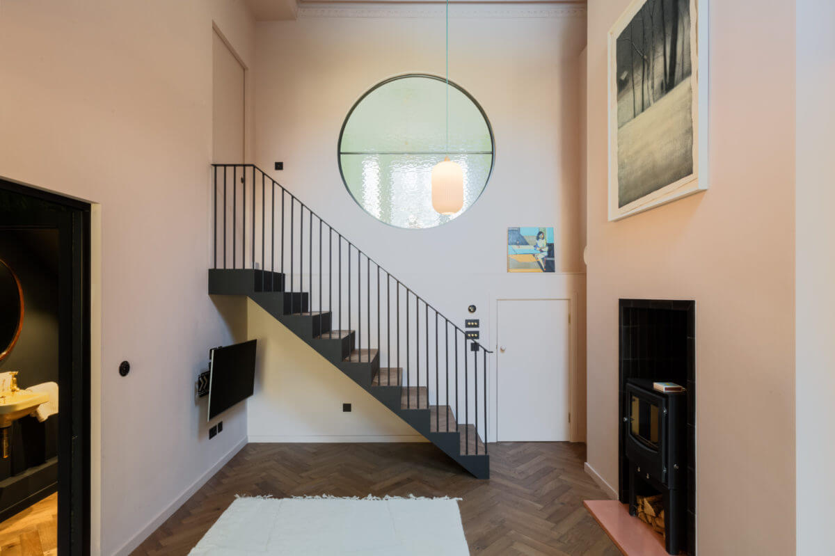A Combination of Styles and Color in a London Townhouse 10 hallway-fireplace-staircase-modern-design-victorian-house-london-nordroom