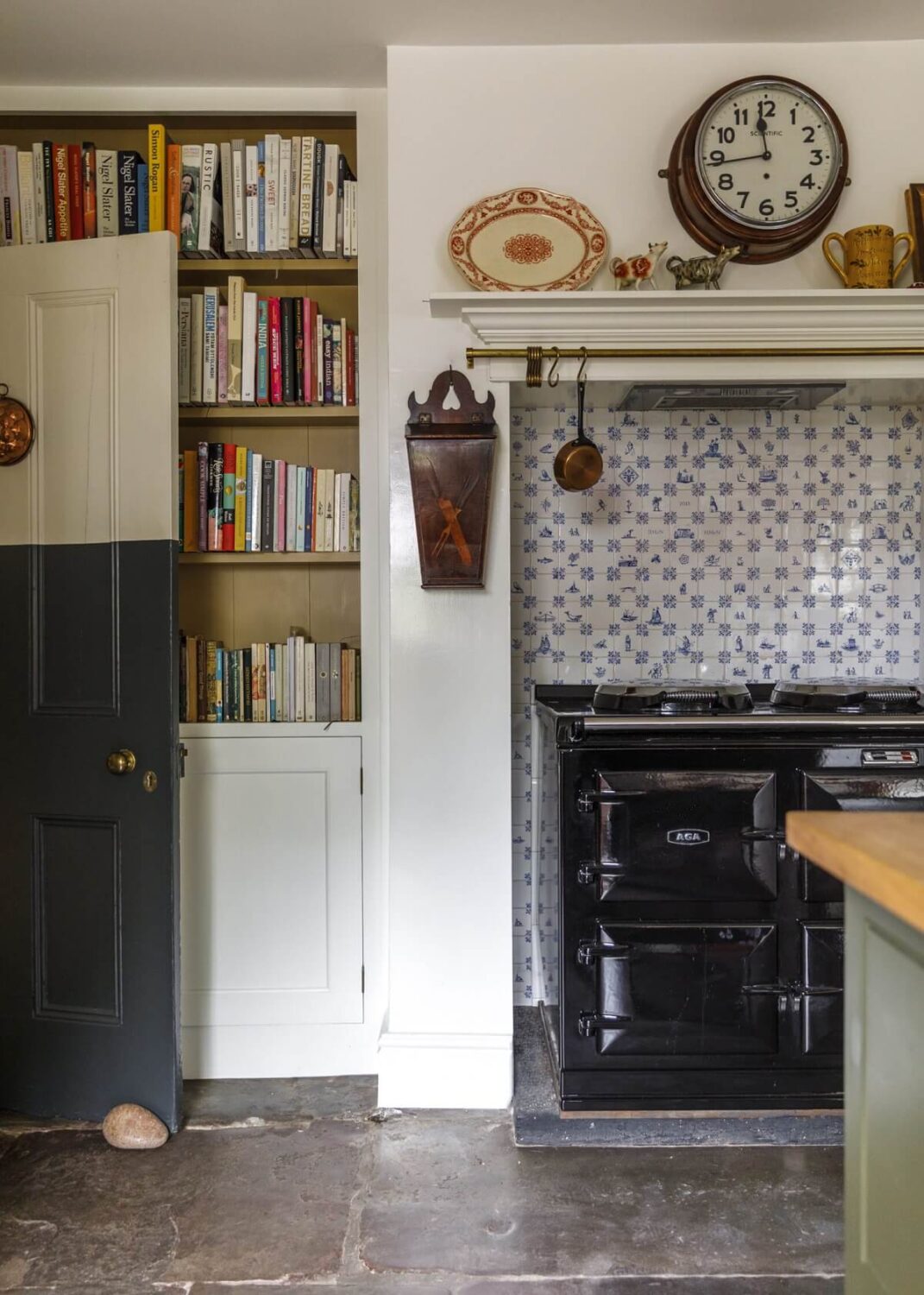 A Cozy Restored Country House in England 10 kitchen-stove-english-country-house-nordroom