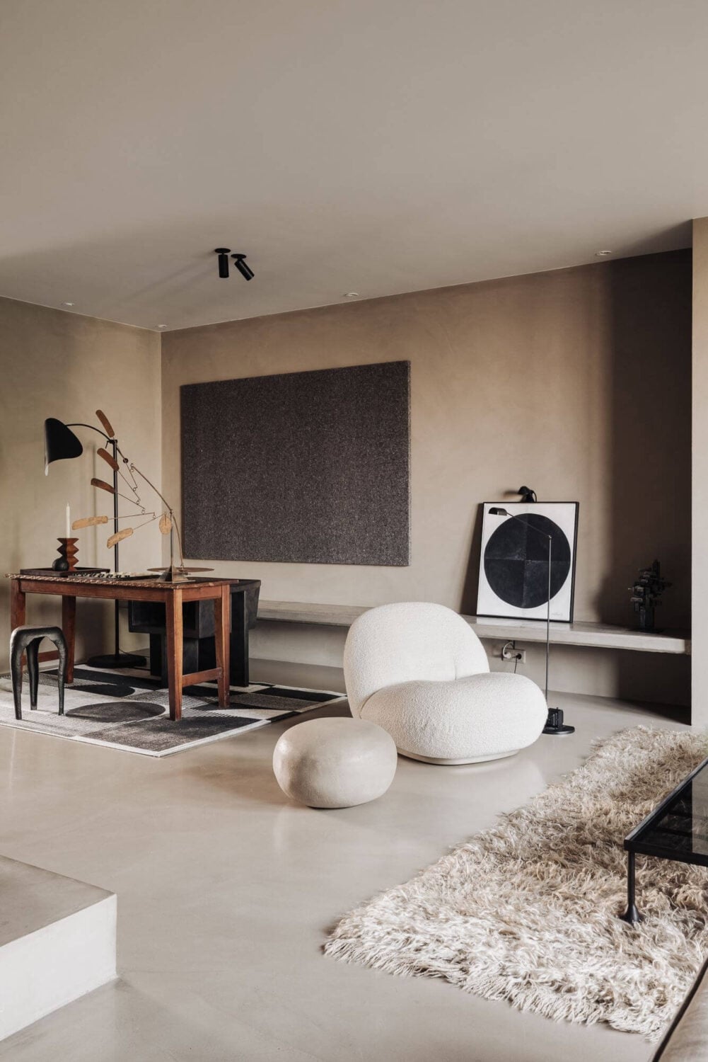 Light Gray Design Apartment in Amsterdam 4 modern-design-apartment-white-gubi-chair-nordroom