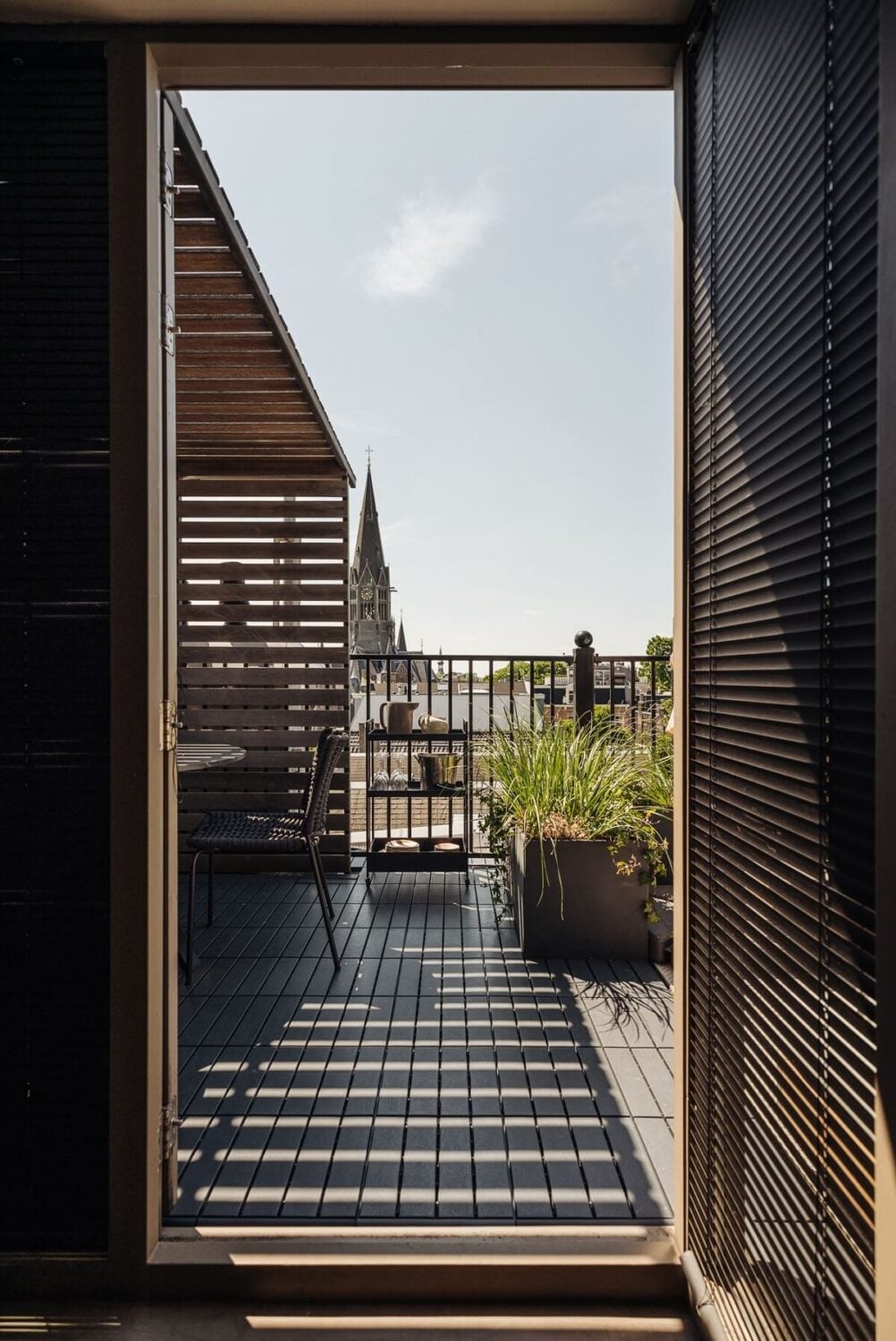 Light Gray Design Apartment in Amsterdam 24 modern-roof-terrace-amsterdam-design-apartment-nordroom