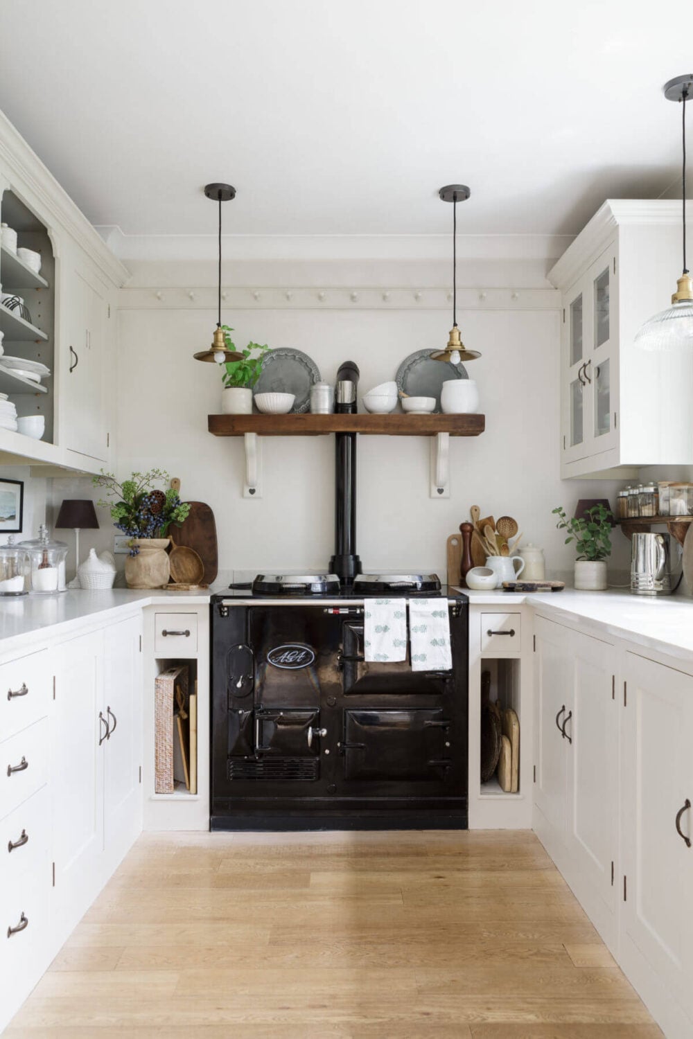 A Cozy Cottage-Style Country House with a Lovely Garden 1 white-kitchen-english-country-home-nordroom
