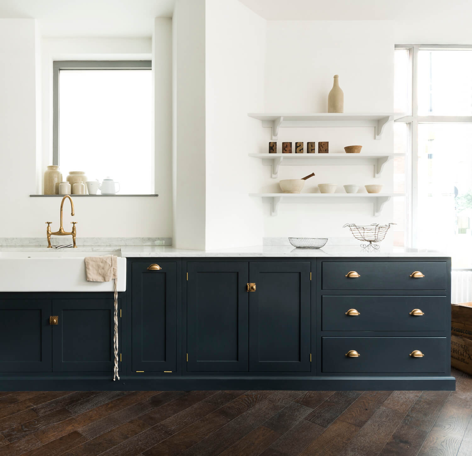 A Warm Makeover For A deVOL Shaker Kitchen 13 Before 8.TheRealShakerKitchen deVOL LOW RES A Warm Makeover For A deVOL Shaker Kitchen