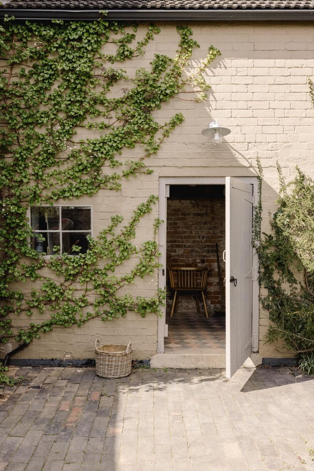 A Serene Country House in England 19 MFOX0030 A Serene Country House in England