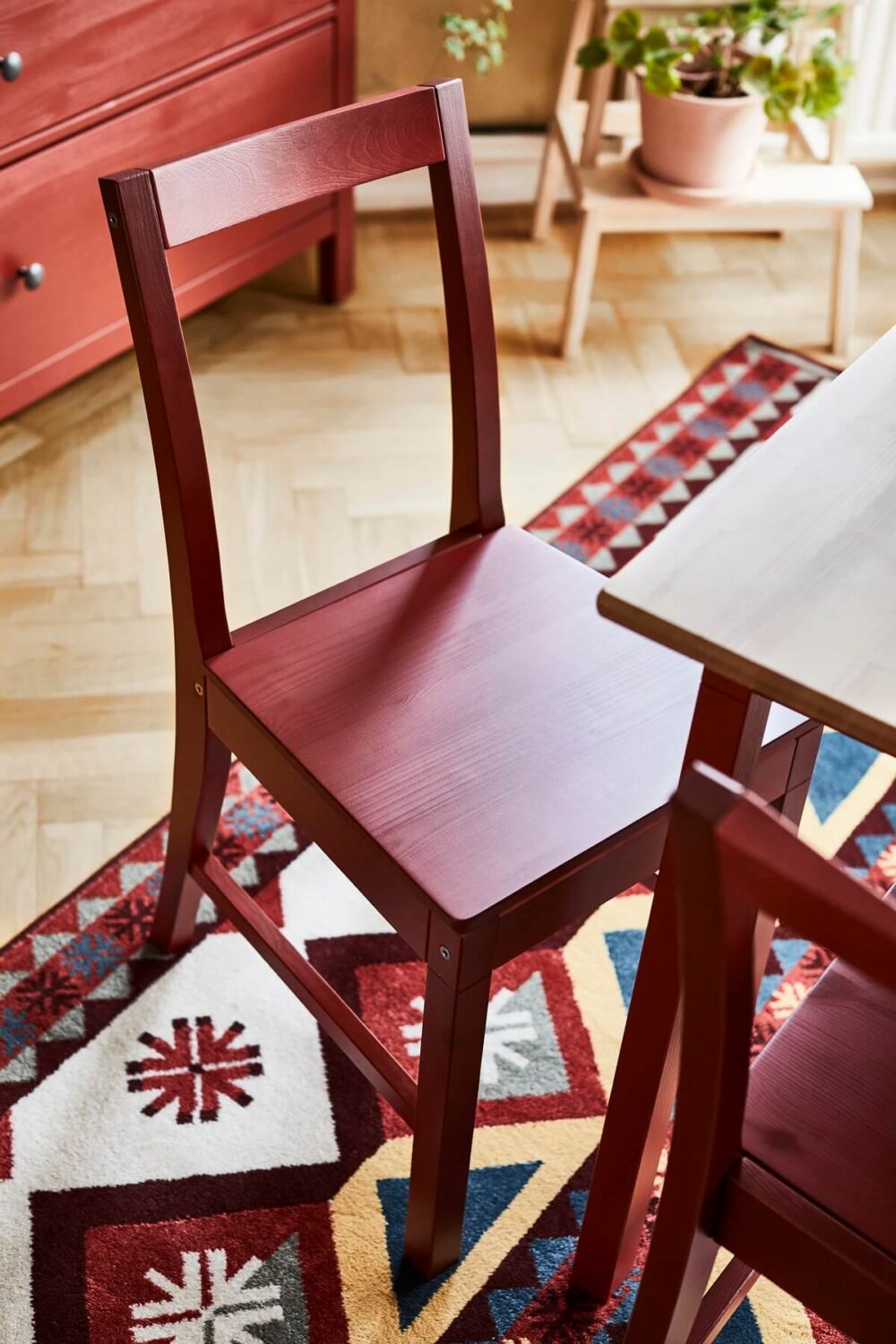 IKEA Winter Collection 2022: A Warm & Inviting Home 27 PINNTORP chair CYKELVAG rug nordroom IKEA Winter Collection 2022: A Warm & Inviting Home