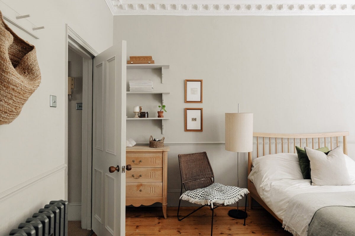 A Serene Period Home in London with Garden 14 bedroom-light-gray-walls-wooden-floor-nordroom