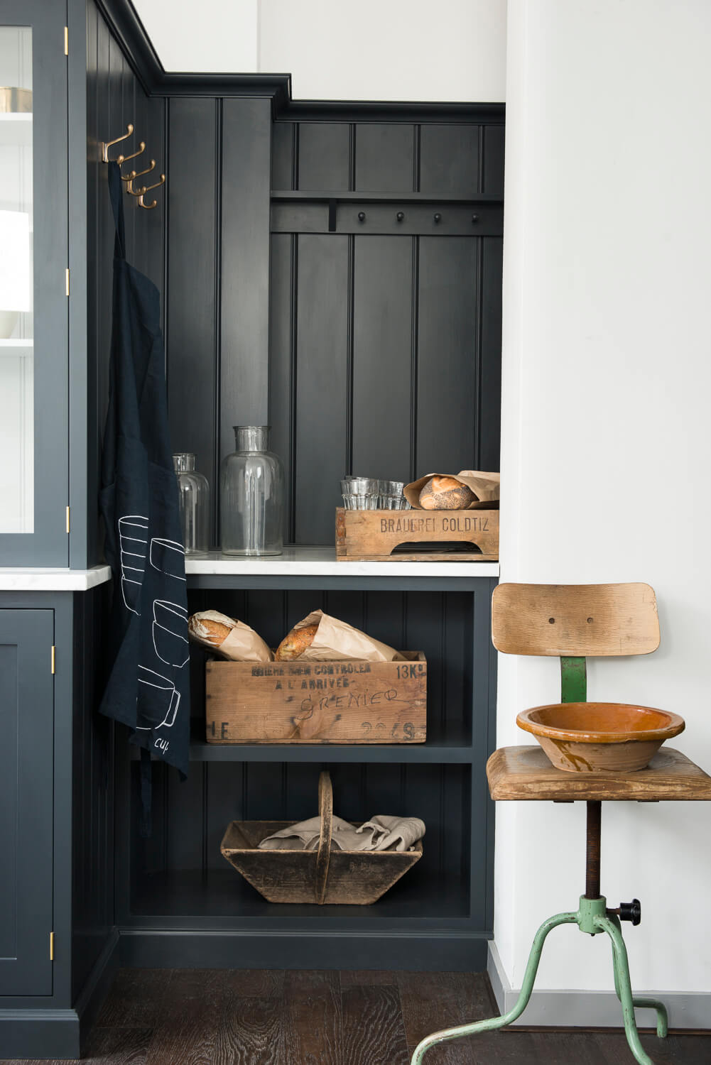 A Warm Makeover For A deVOL Shaker Kitchen 20 before 12.TheRealShakerKitchen deVOL LOW RES A Warm Makeover For A deVOL Shaker Kitchen