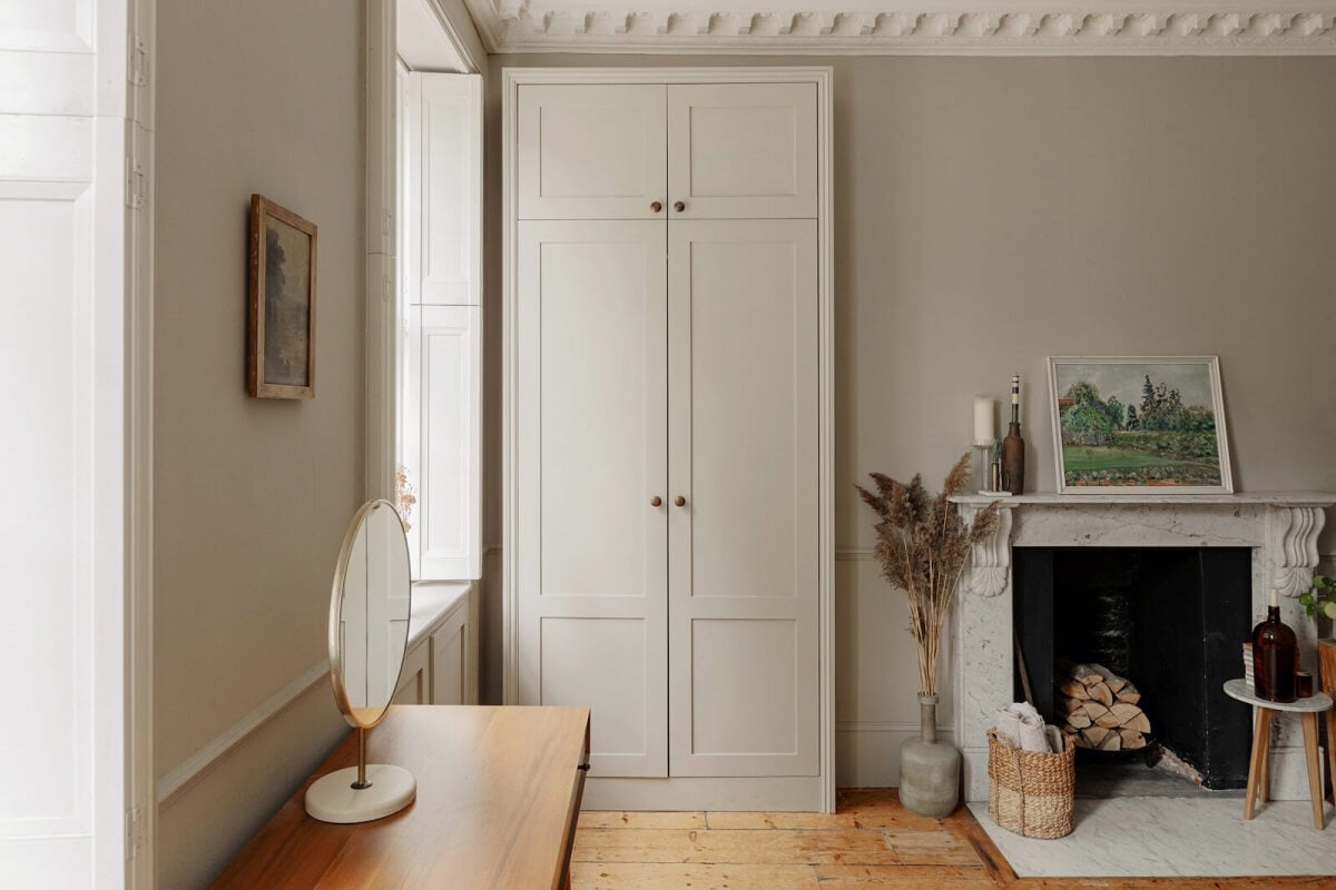 A Serene Period Home in London with Garden 12 fireplace-built-in-wardrobe-bedroom-london-flat-nordroom
