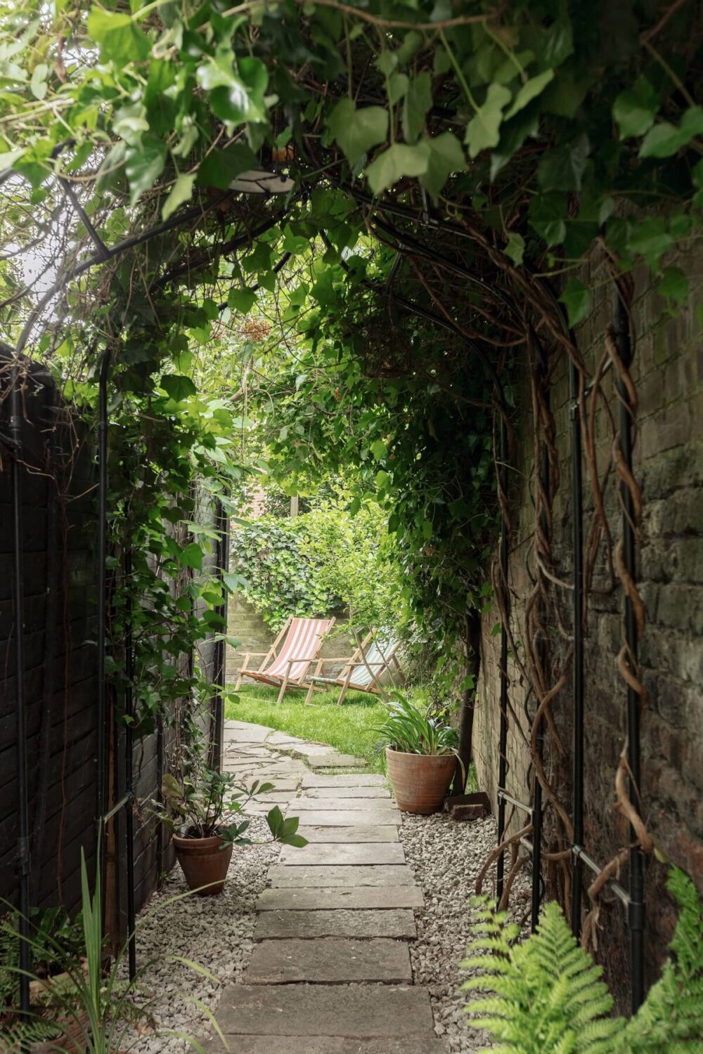 A Serene Period Home in London with Garden 19 garden-path-apartment-london-nordroom
