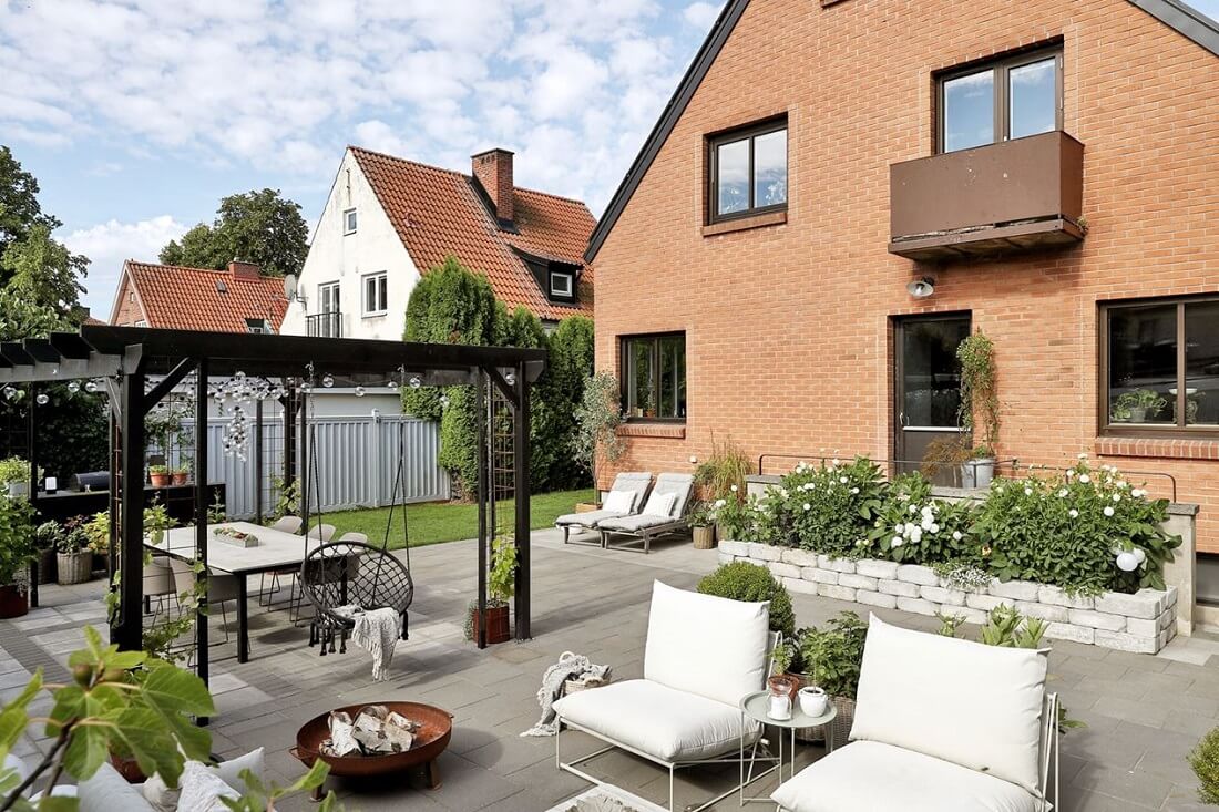 A Swedish 1930s Villa Decorated in Gray and Green Tones 30 garden-swedish-villa-exterior-nordroom
