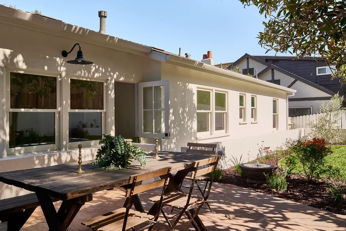 Warm Neutrals in a Lovely Home in Silver Lake, Los Angeles 25 garden-terrace-dining-area-nordroom